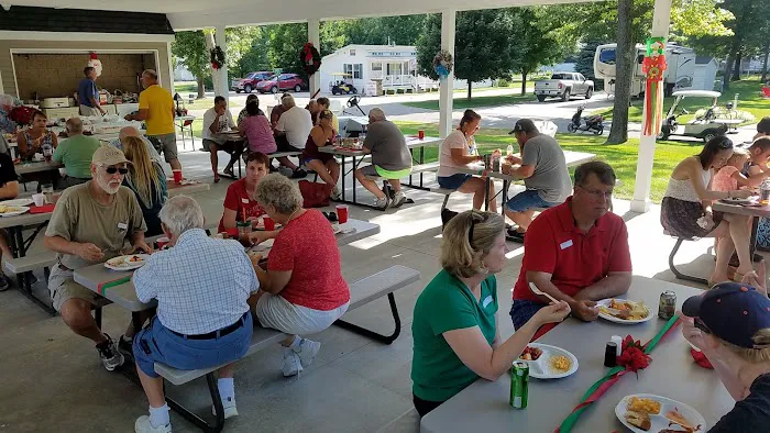 Pere Marquette Oaks RV Resort Picture 7