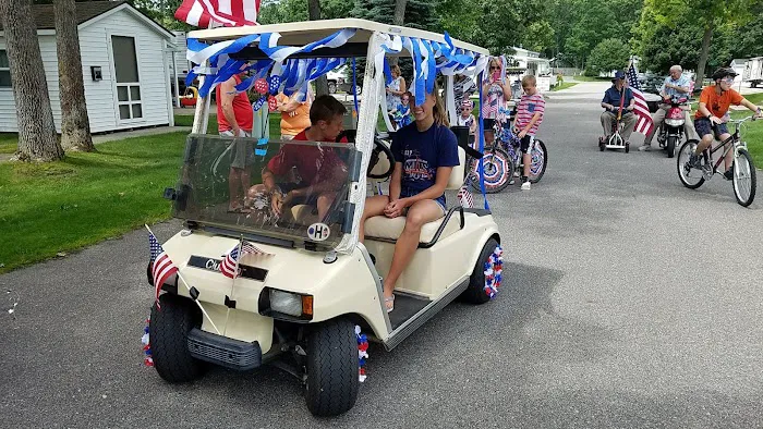 Pere Marquette Oaks RV Resort Picture 8