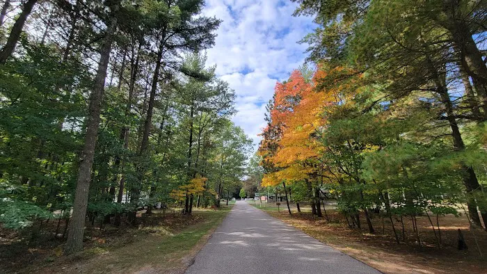 The Woodland Shores RV Resort Picture 5