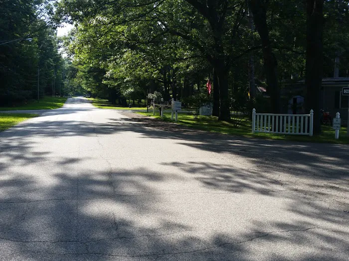 Lakewood Mobile Home Park Picture 3