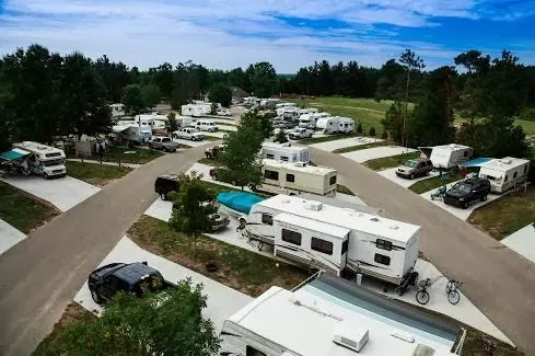Vacation Station RV Resort Picture 9
