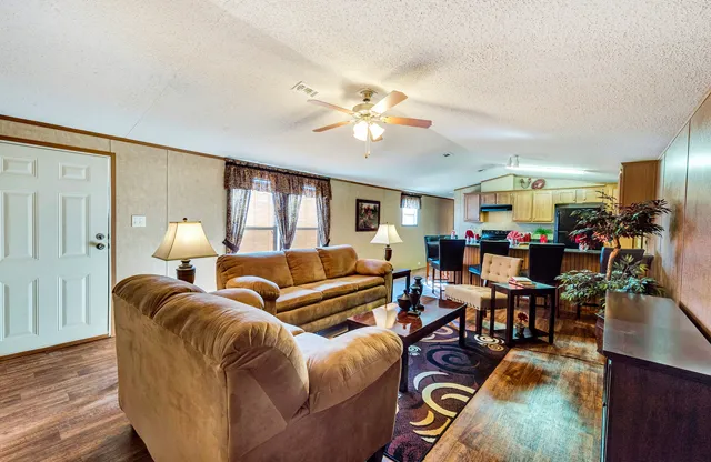 Ludington Mobile Home Community Picture 6