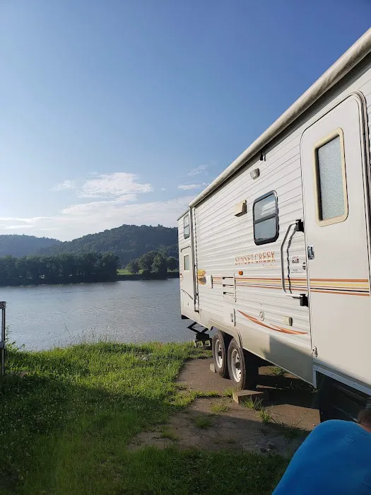 Mullett's Campground Picture 10