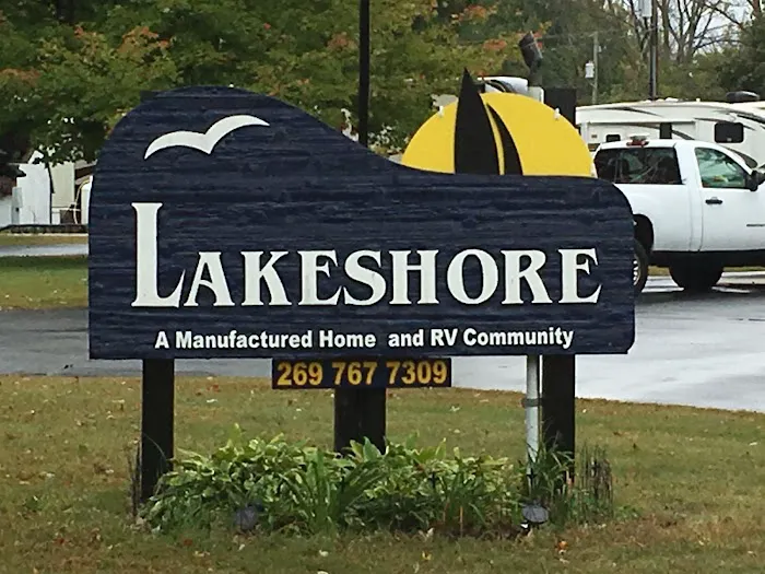 Lakeshore Mobile Home Park Picture 6
