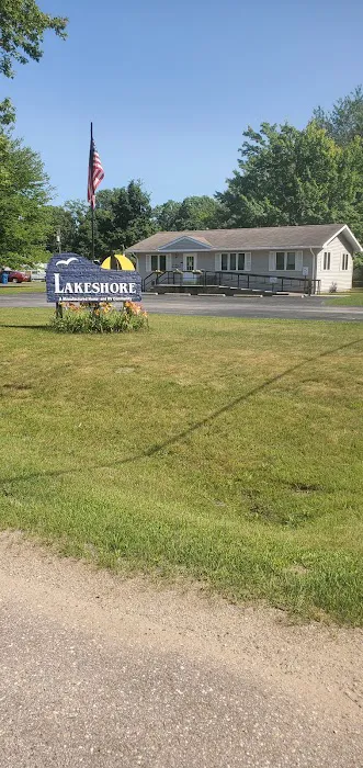 Lakeshore Mobile Home Park Picture 9