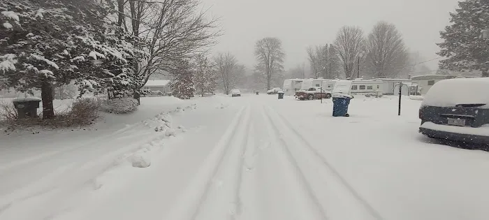 Lakeshore Mobile Home Park Picture 2