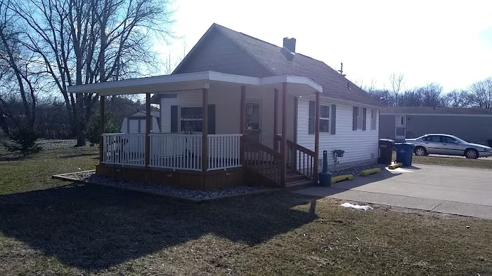 Midland Mobile Home Park Picture 2