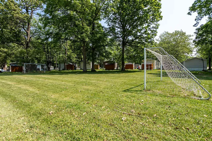 Forest Oaks Mobile Home Park Picture 3