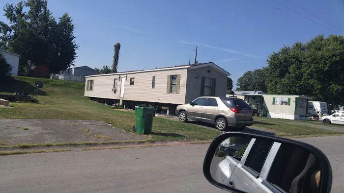 Dixie Plaza Mobil Home Park Picture 3