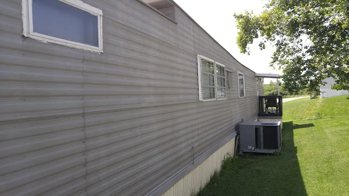 Bradbury Pointe Mobile Home Park Picture 3