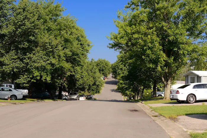 Bradbury Pointe Mobile Home Park Picture 8