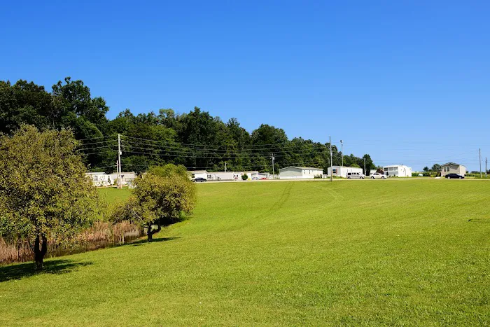 Berkshire Pointe Mobile Home Park Picture 7