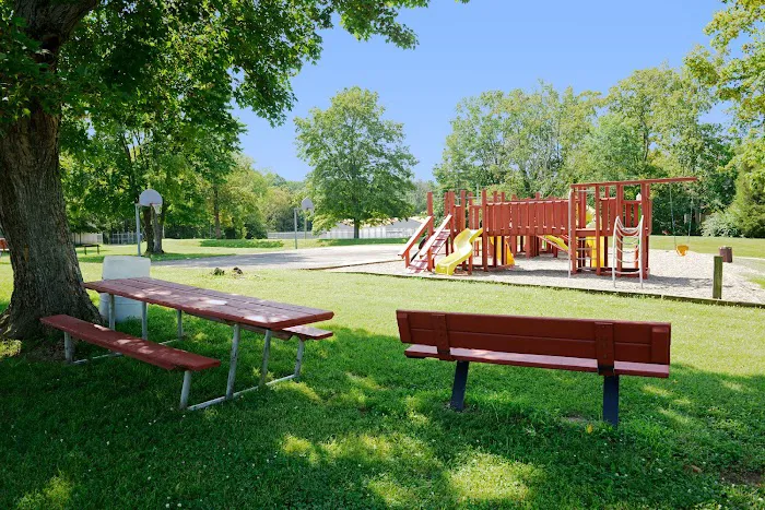 Berkshire Pointe Mobile Home Park Picture 5