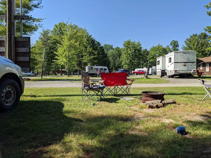 PINE LAKES CAMPGROUND Picture 3