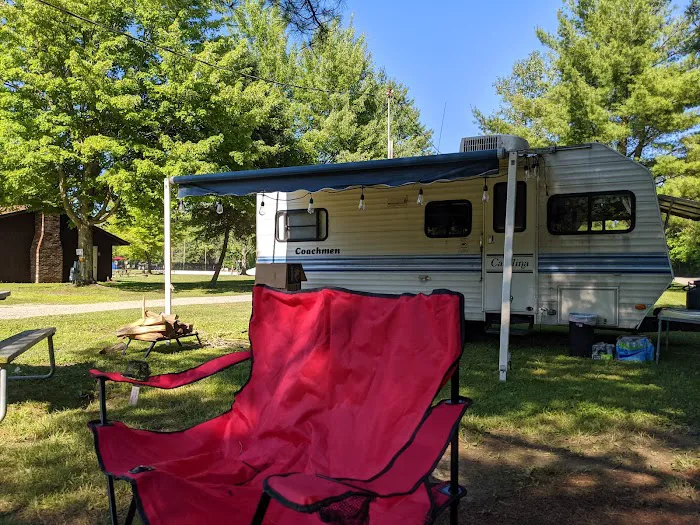 PINE LAKES CAMPGROUND Picture 2
