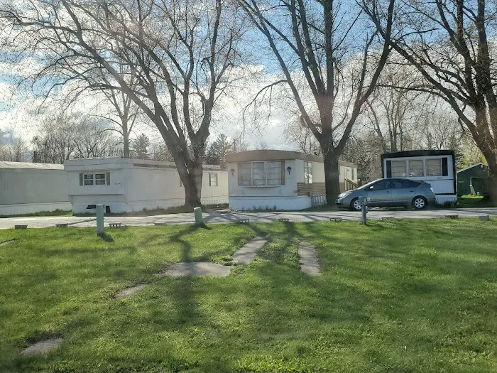 Bay City Mobile Home Park Picture 7
