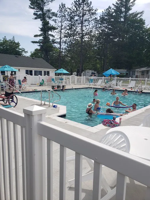 Pleasant Beach Resort, RV Lots, Cabins and Pool Picture 10