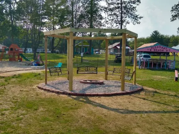 Pleasant Beach Resort, RV Lots, Cabins and Pool Picture 9