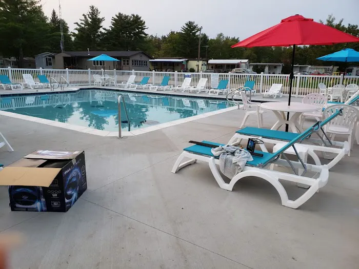 Pleasant Beach Resort, RV Lots, Cabins and Pool Picture 4