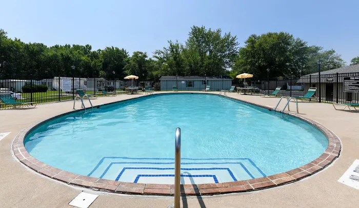 Camelot Manor Estates MHC Picture 6