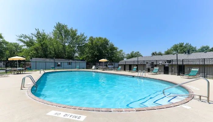 Camelot Manor Estates MHC Picture 9