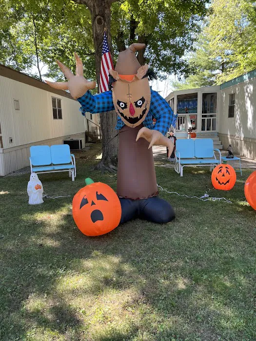 Clark's Mobile Home Park Picture 5