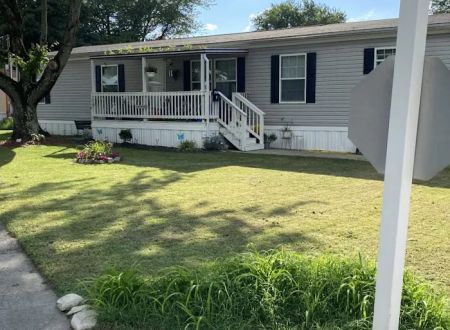 River Oaks Mobile Home Community