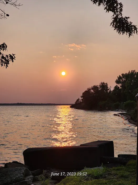 Sandy Point Resort Campgrounds Picture 4