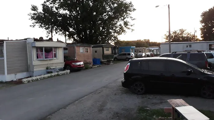 Derby Lane Mobile Home Community Picture 3