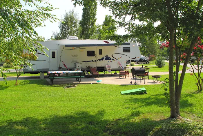 Holiday Trav-L-Park Picture 1