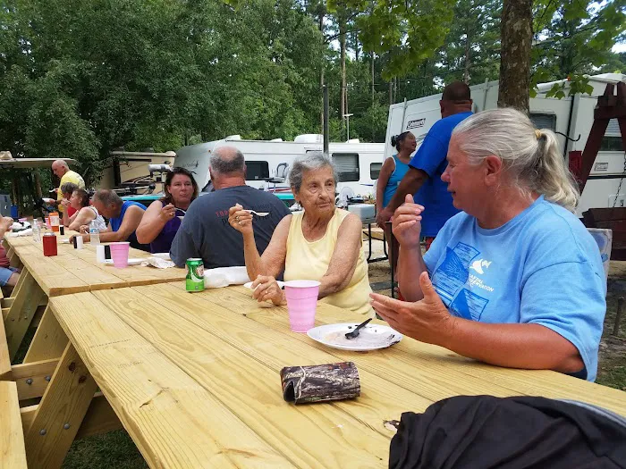 Strick's Family Campground Picture 4