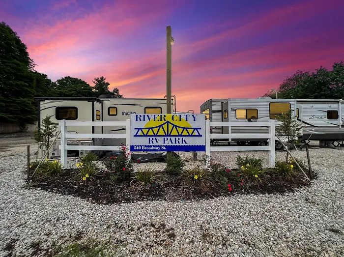 River City RV Park Picture 3