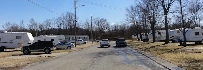 Manor Isle Mobile Home & Extended-Stay RV Park Picture 1