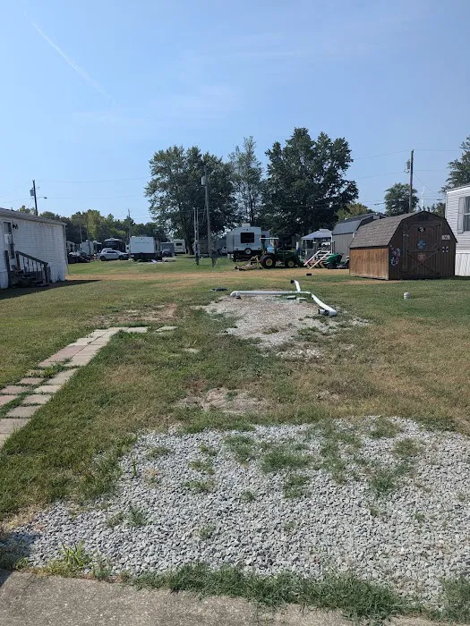 Manor Isle Mobile Home & Extended-Stay RV Park Picture 6