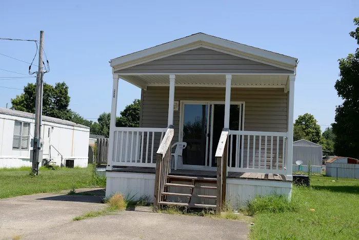 Autumn Lake Pointe Mobile Home Park Picture 6