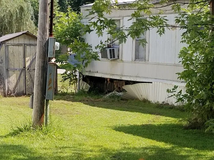 Ashley Pointe Mobile Home Park Picture 3