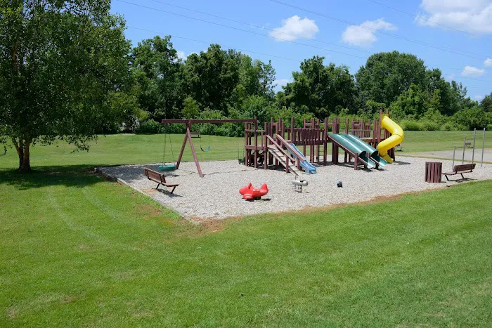 Ashley Pointe Mobile Home Park Picture 8