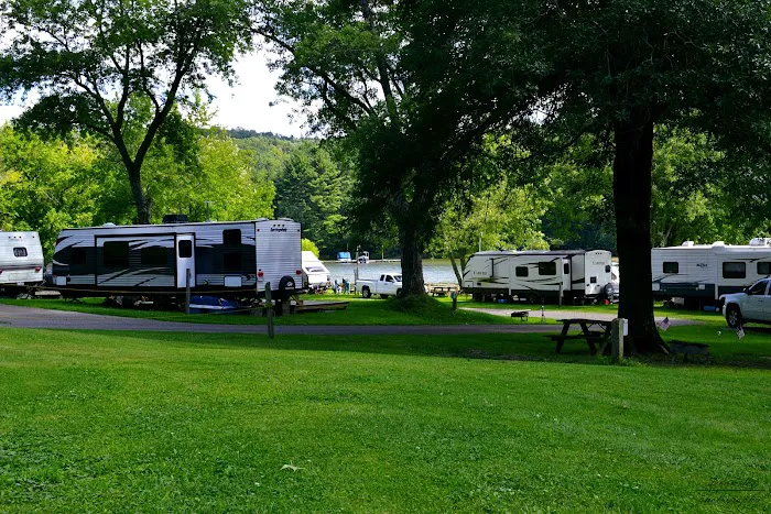 Leesville North Fork Marina & Campground Picture 6