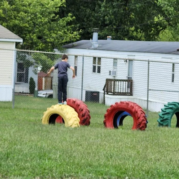 Whispering Oaks Mobile Home Park Picture 4