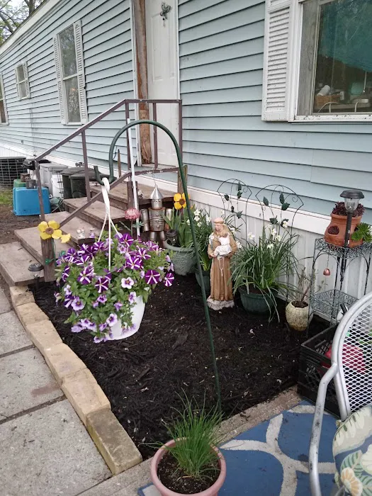 Croswell Estates Picture 2