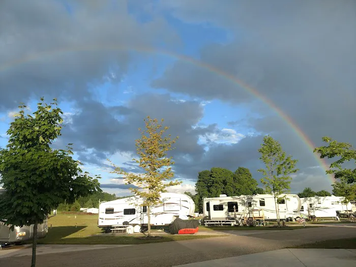 Frankfort Crystal Lake RV Resort Picture 7