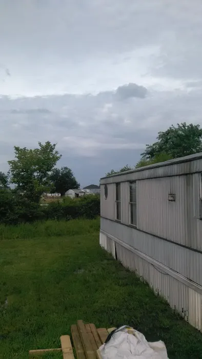 Shepherdsville Pointe Mobile Home Park Picture 8