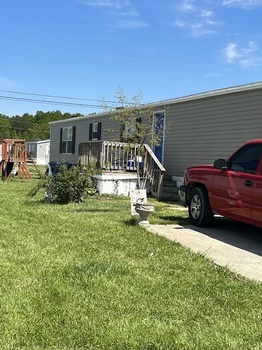 Hickory Acres Manufactured Home Community Picture 8