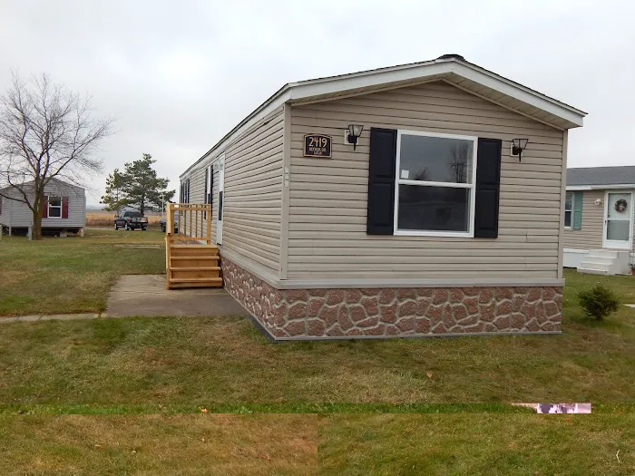 Deckerville Estates Picture 3