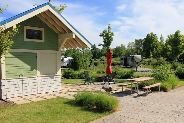 Indigo Bluffs RV Park & Resort Picture 2