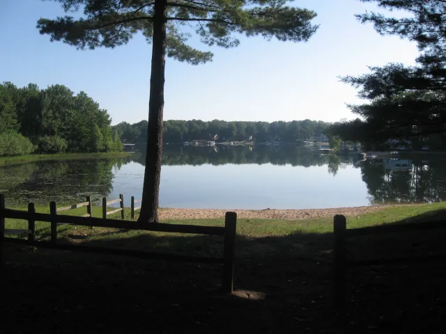 Silver Shores Manufactured Home Community Picture 1