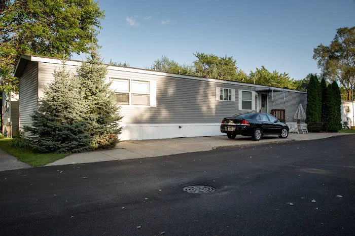 Queens Estates Picture 10