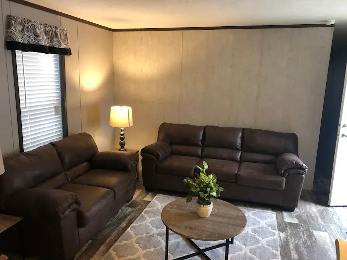 Colonial Estates Mobile Home Park Picture 4