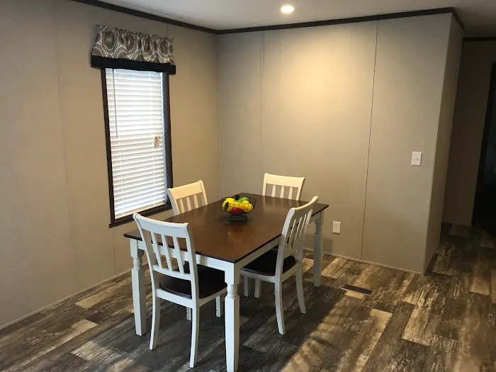 Colonial Estates Mobile Home Park Picture 8