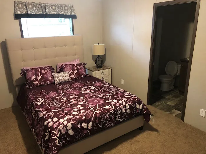 Colonial Estates Mobile Home Park Picture 2